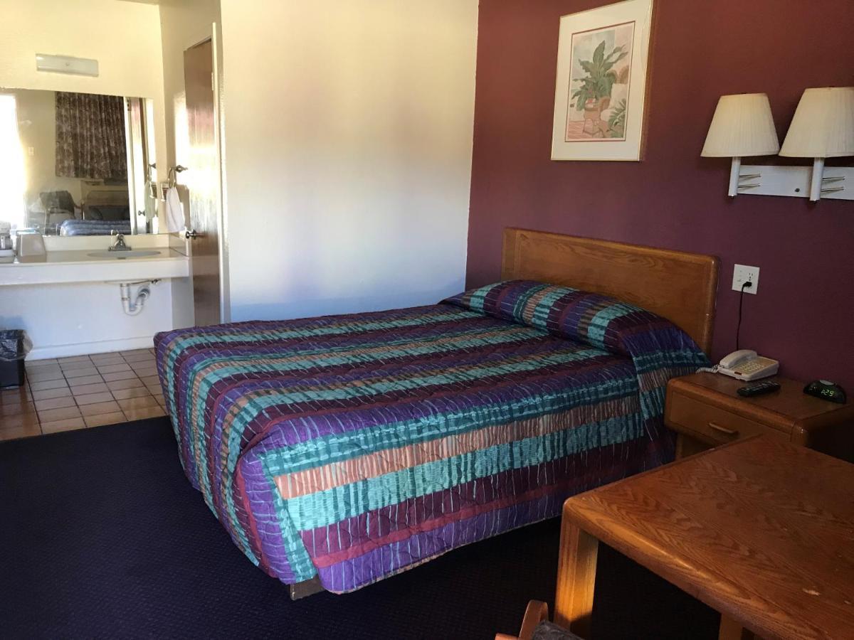 Luxury Inn George West 외부 사진